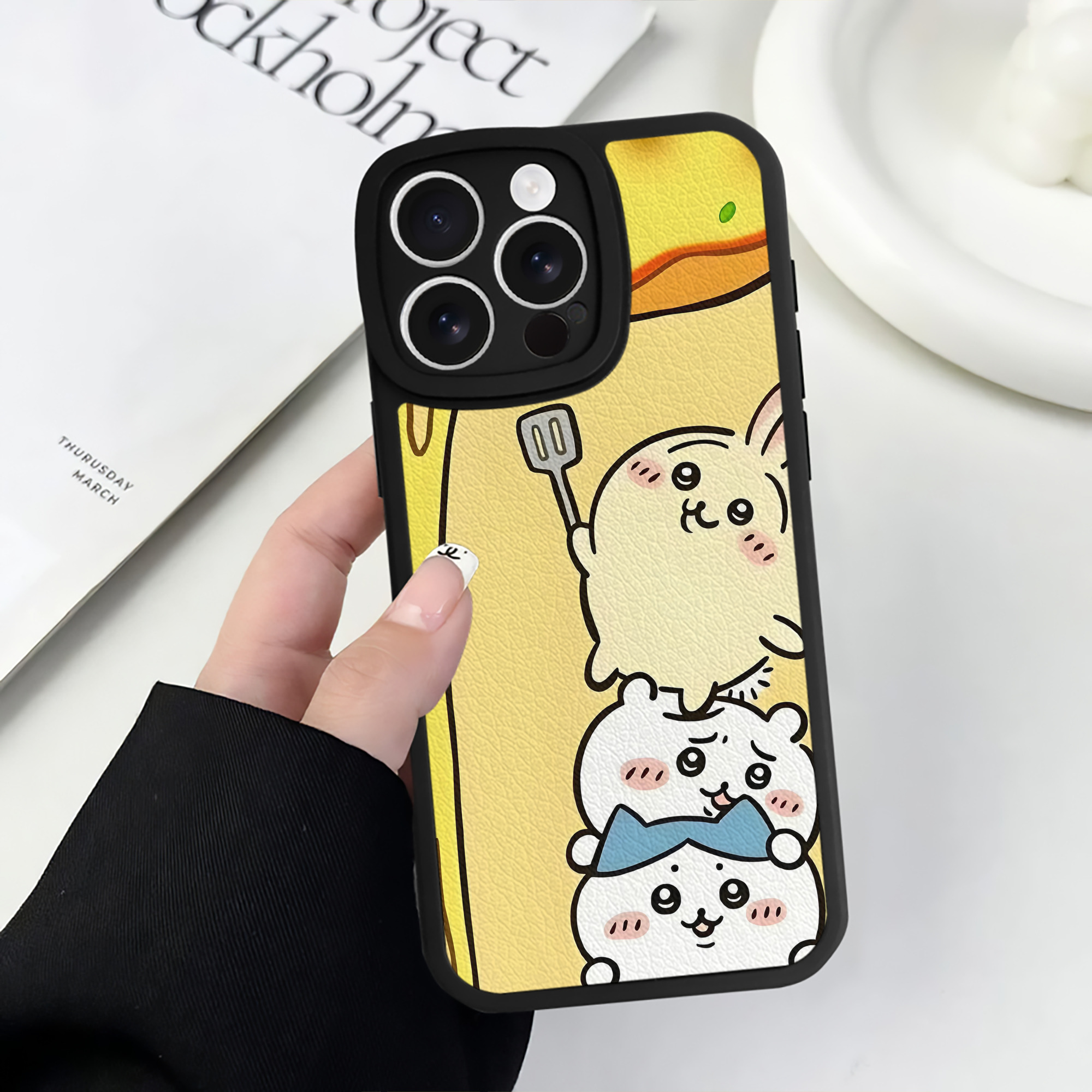 （画像用） ちいかわ Chii-kawa 【iPhone 16シリーズ対応】シリコンスマホケース（レザー調） 材質：シリコン